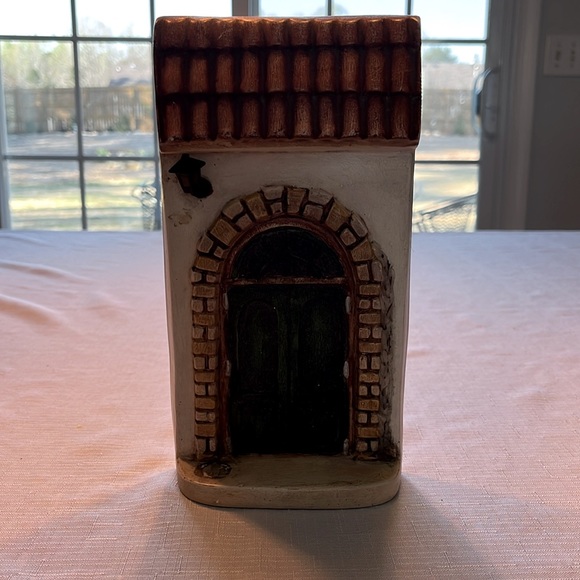 Ceramic hanging craft wall decor pieces showcases a charming cottage style. - Picture 4 of 7